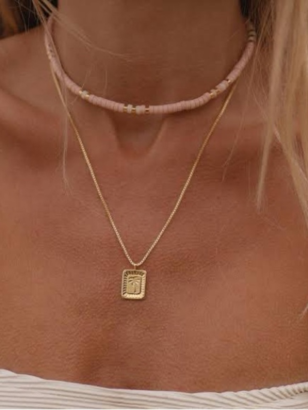 Pura Vida Palm Burst Gold Necklace - Picture 7 of 8